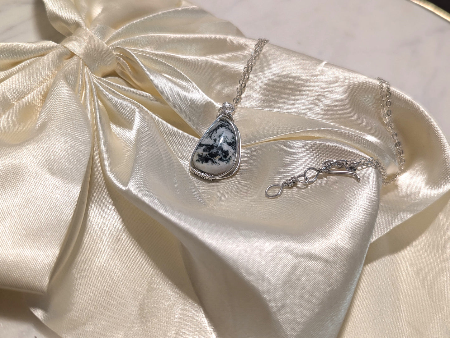 Ilia necklace